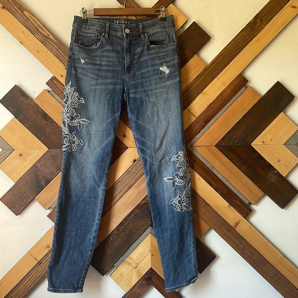 White House Black Market High Rise Skinny Ankle size 8